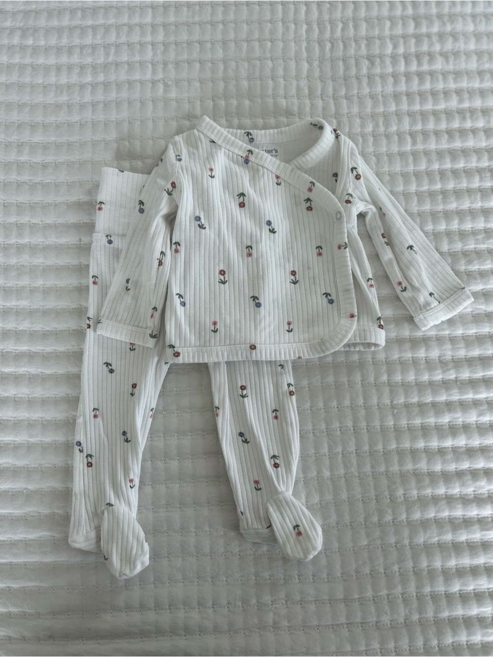 Carter’s White Floral Ribbed Baby Pajama Set, 6 months